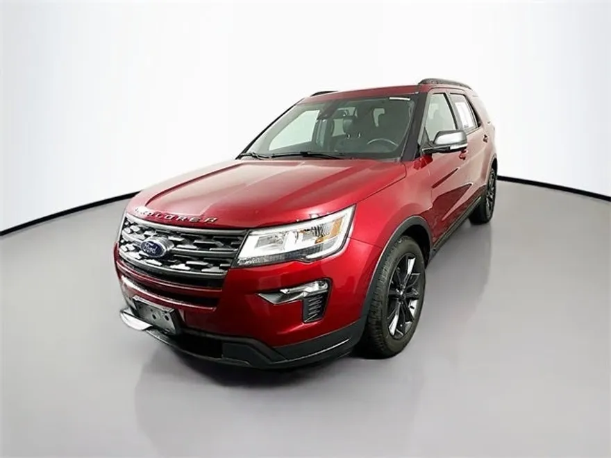 2019 Ford Explorer XLT photo 1