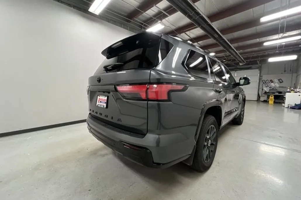 2024 Toyota Sequoia Platinum photo 1