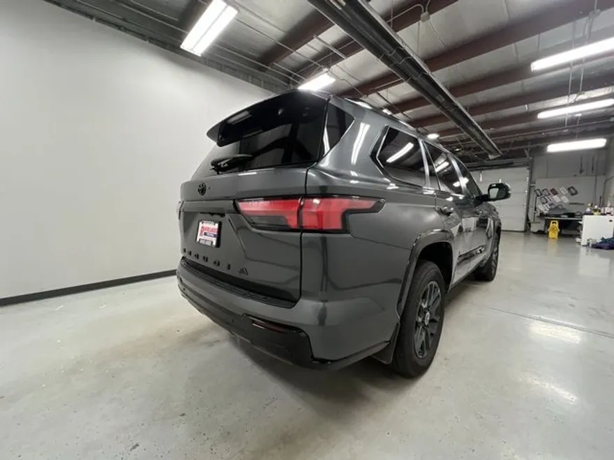2024 Toyota Sequoia Platinum photo 1