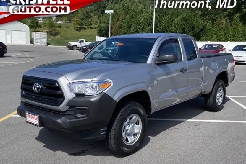 2017 Toyota Tacoma SR photo 1
