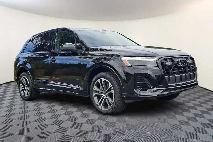 2025 Audi Q7 45 Premium Plus photo 1