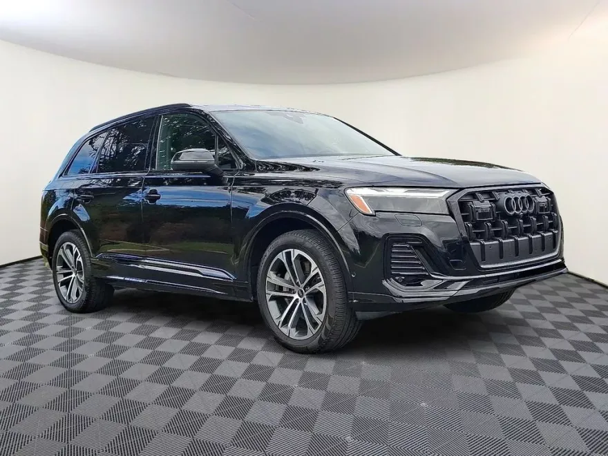 2025 Audi Q7 45 Premium Plus photo 1