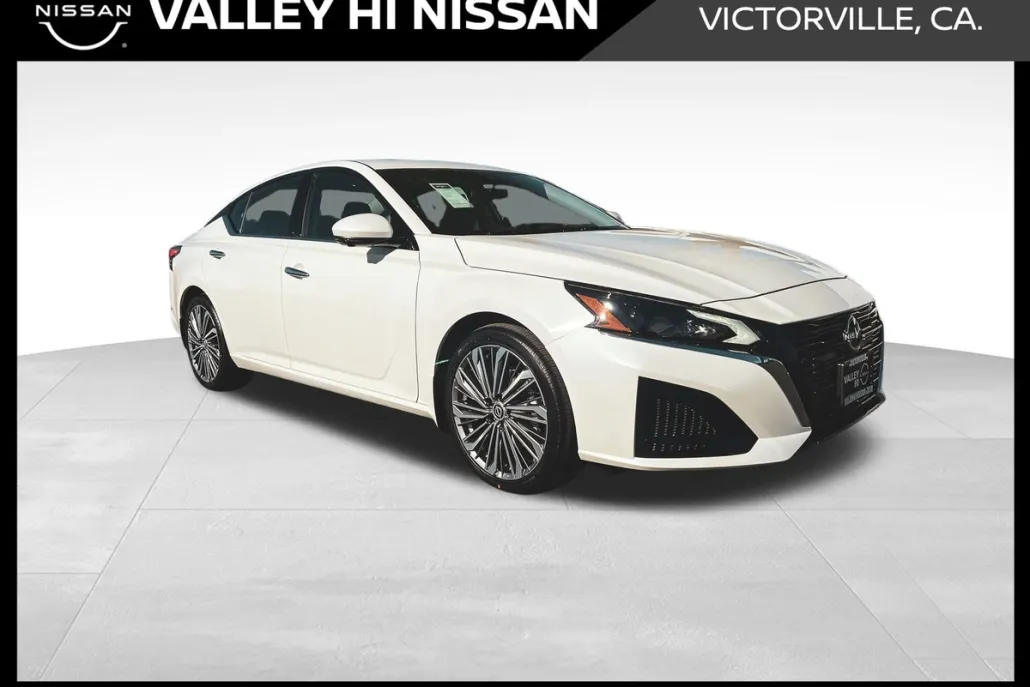 2025 Nissan Altima 2.5 SL photo 1