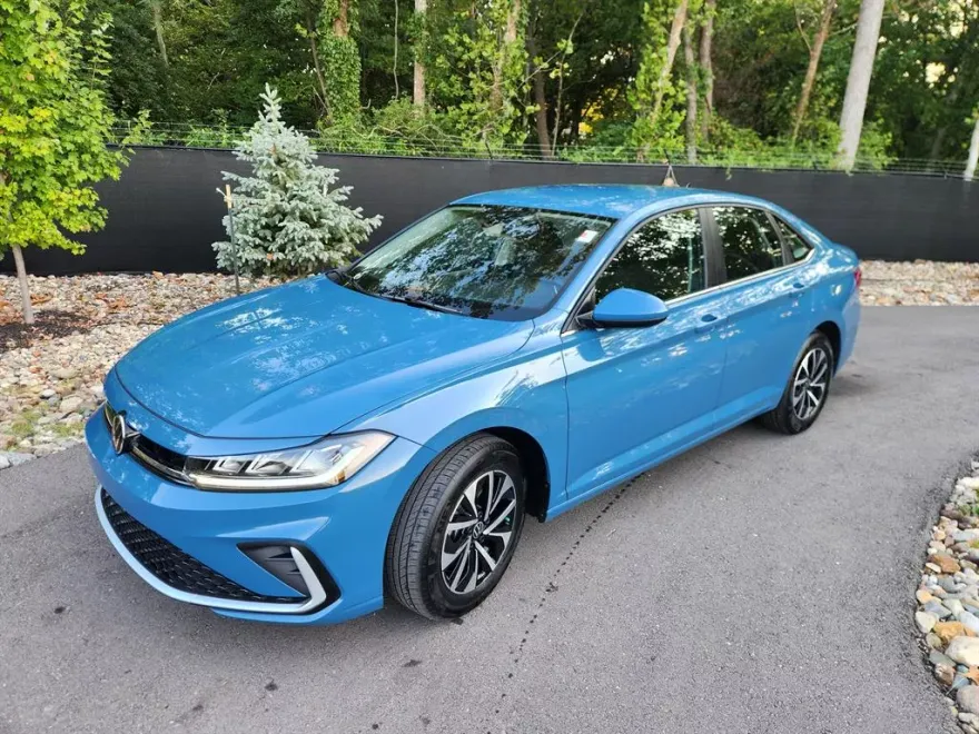2025 Volkswagen Jetta 1.5T S photo 1