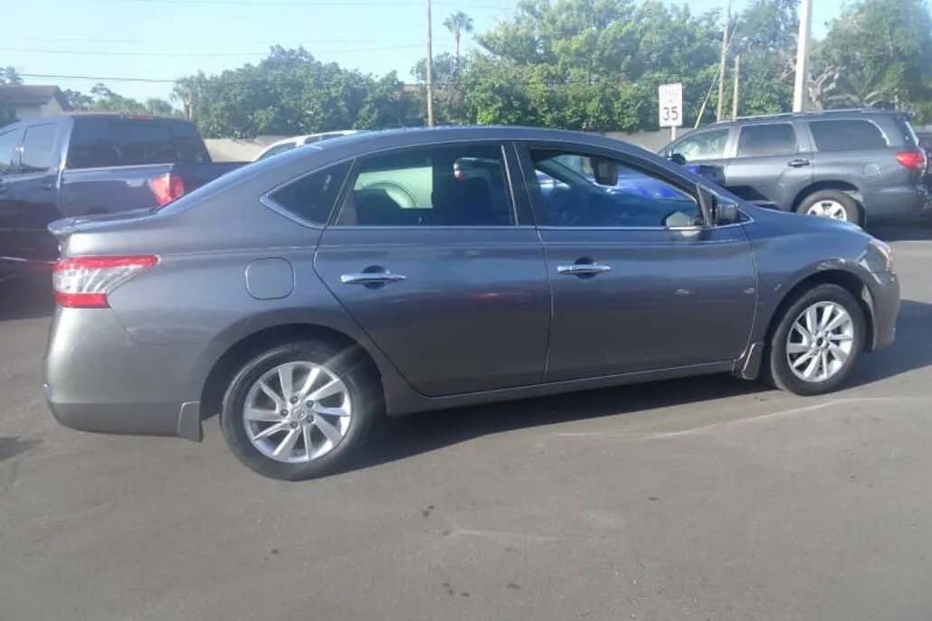 2015 Nissan Sentra S photo 1
