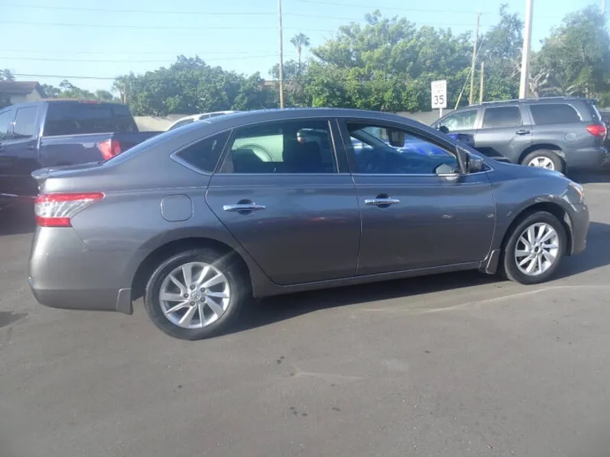 2015 Nissan Sentra S photo 1