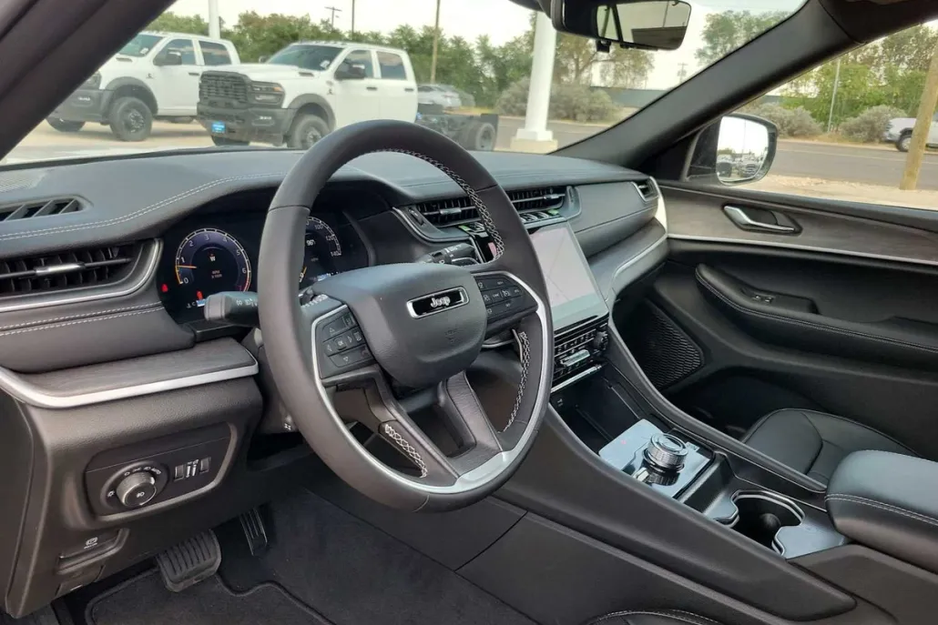 2025 Jeep Grand Cherokee Limited photo 1