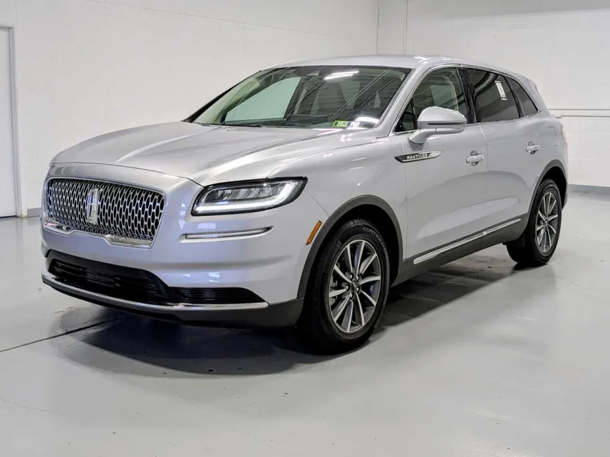 2022 Lincoln Nautilus Standard photo 1