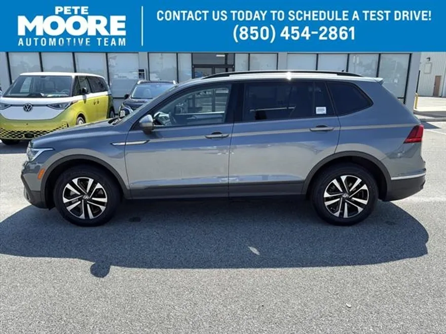 2022 Volkswagen Tiguan S photo 1