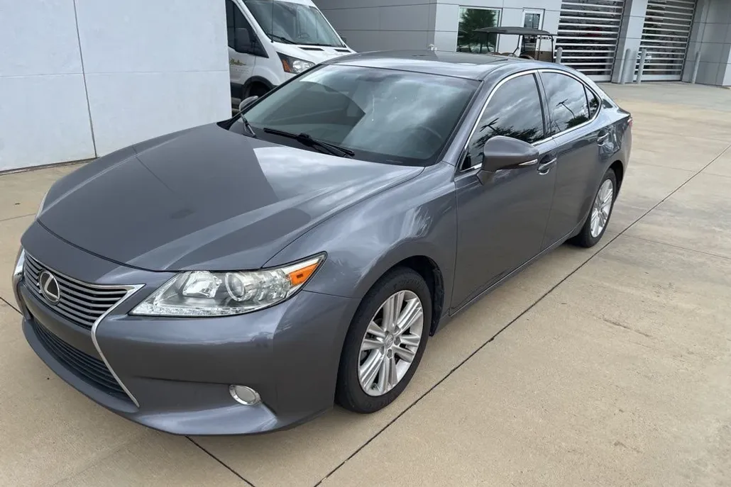 2014 Lexus ES 350 photo 1