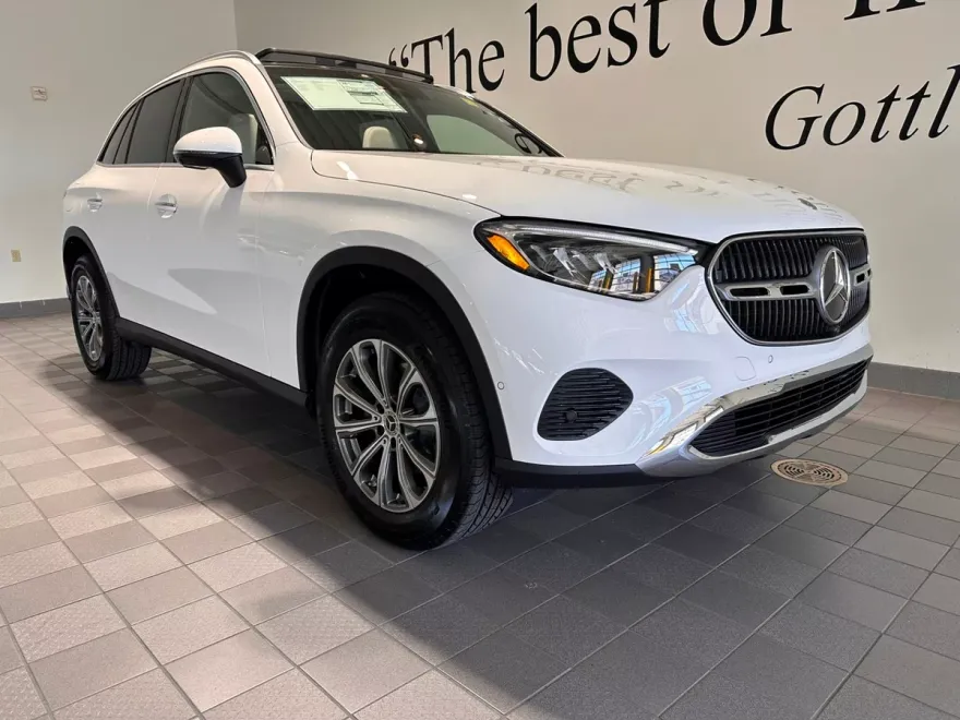 2026 Mercedes Benz GLC 300 4MATIC photo 1