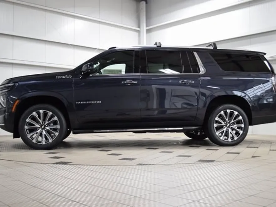 2025 Chevrolet Suburban High Country photo 1