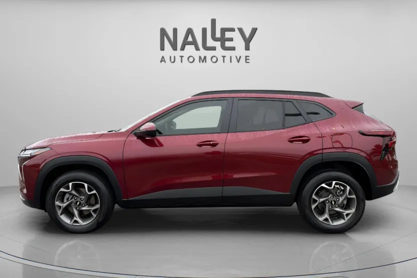 2025 Chevrolet Trax LT photo 1