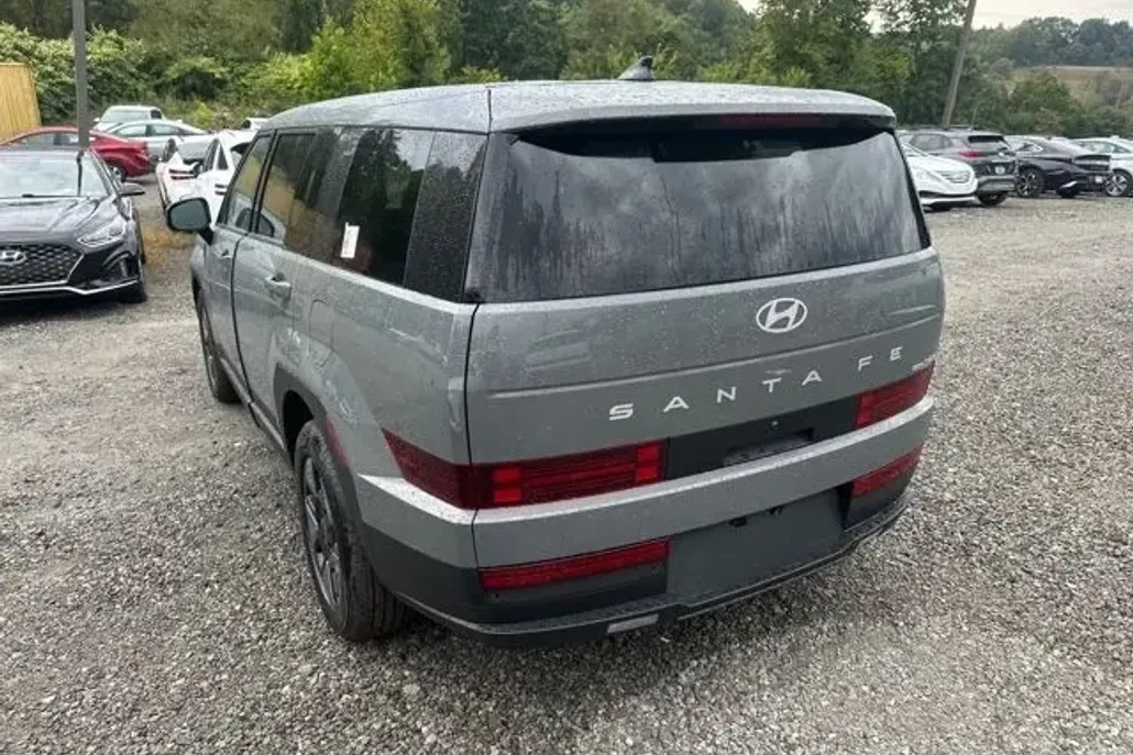 2026 Hyundai Santa Fe SE photo 1