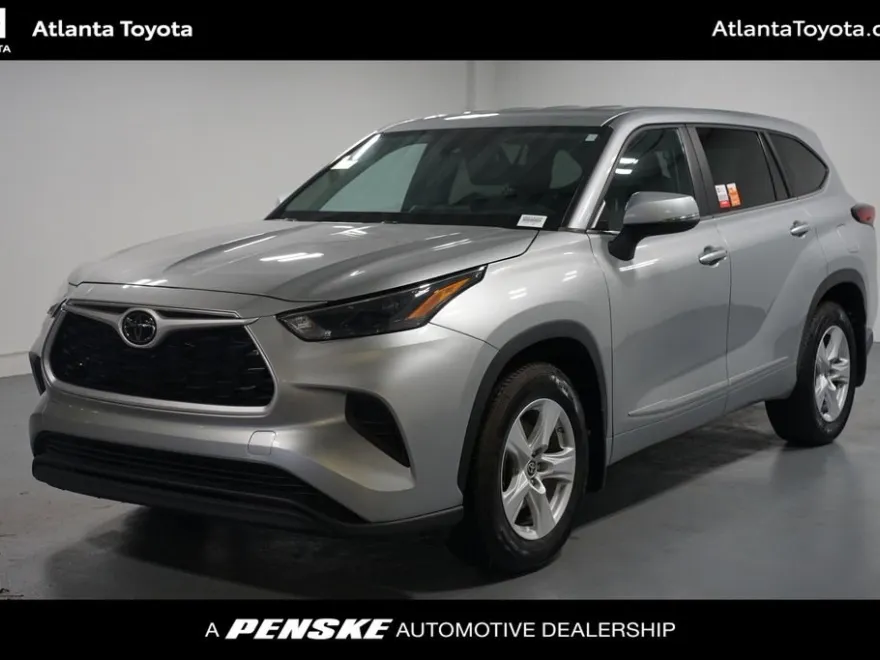 2023 Toyota Highlander L photo 1