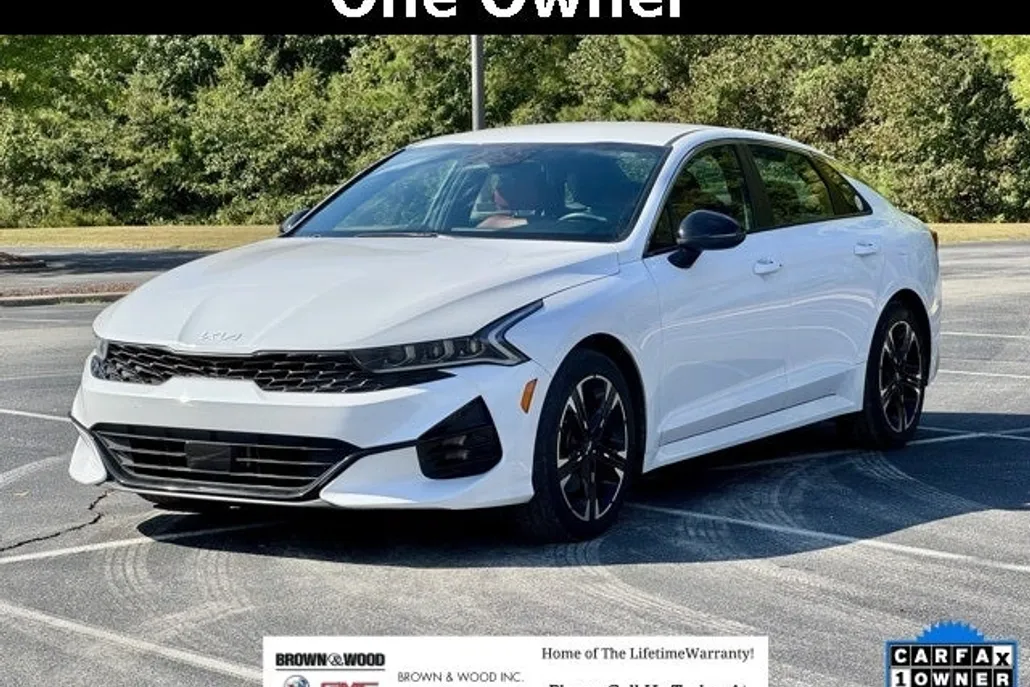 2023 Kia K5 GT-Line photo 1
