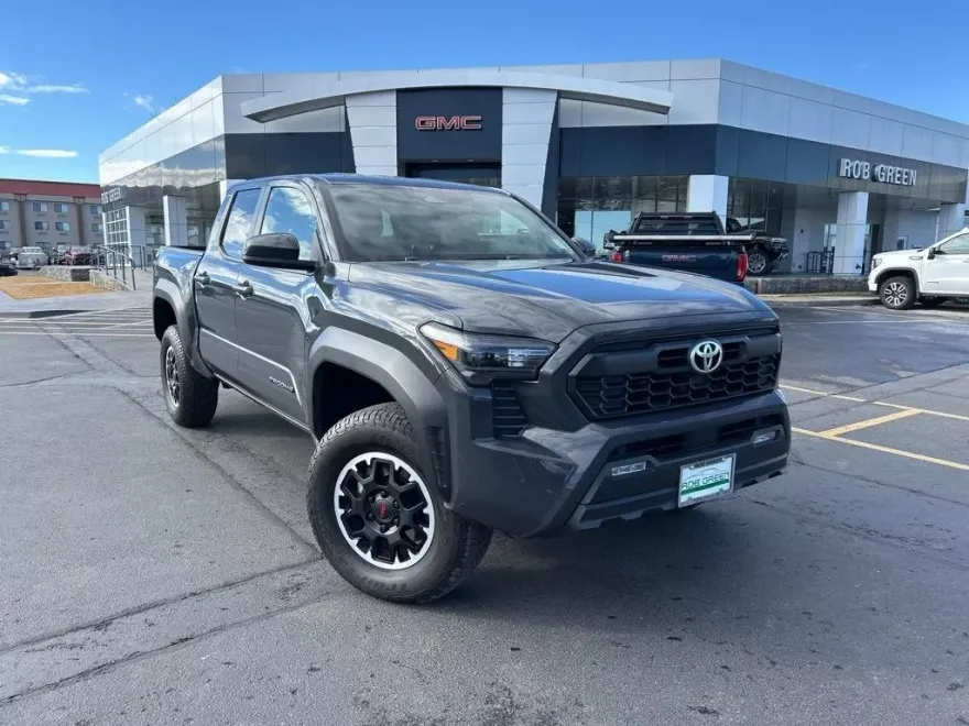 2024 Toyota Tacoma 4x4 SR5 photo 1