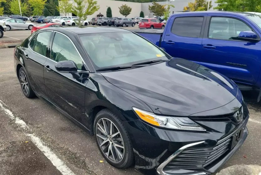 2023 Toyota Camry XLE photo 1
