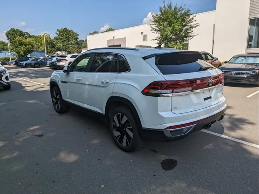 2024 Volkswagen Atlas Cross Sport SEL photo 1