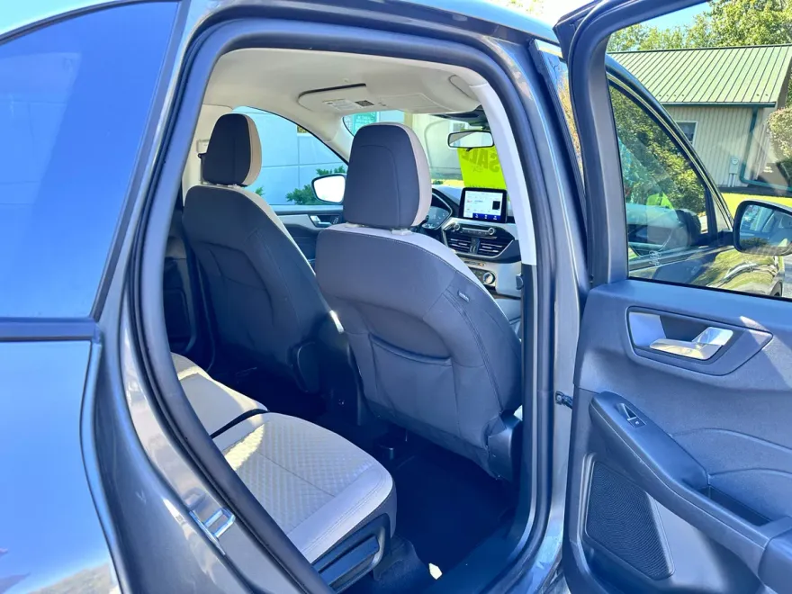 2021 Ford Escape SE photo 1