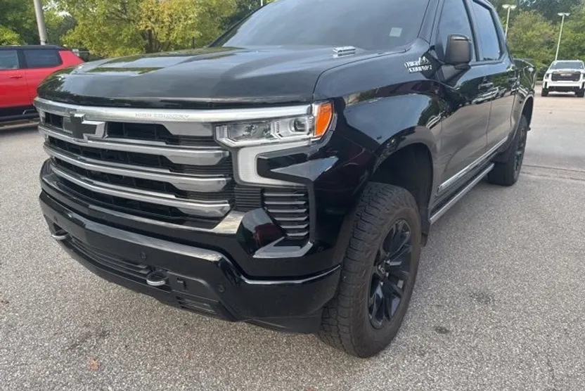 2024 Chevrolet Silverado 1500 High Country photo 1