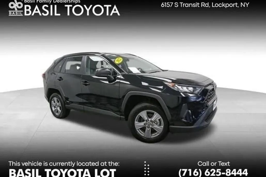 2022 Toyota RAV4 Hybrid LE photo 1