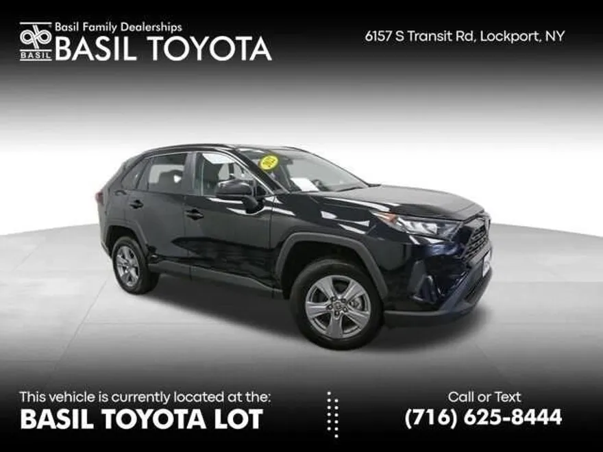 2022 Toyota RAV4 Hybrid LE photo 1