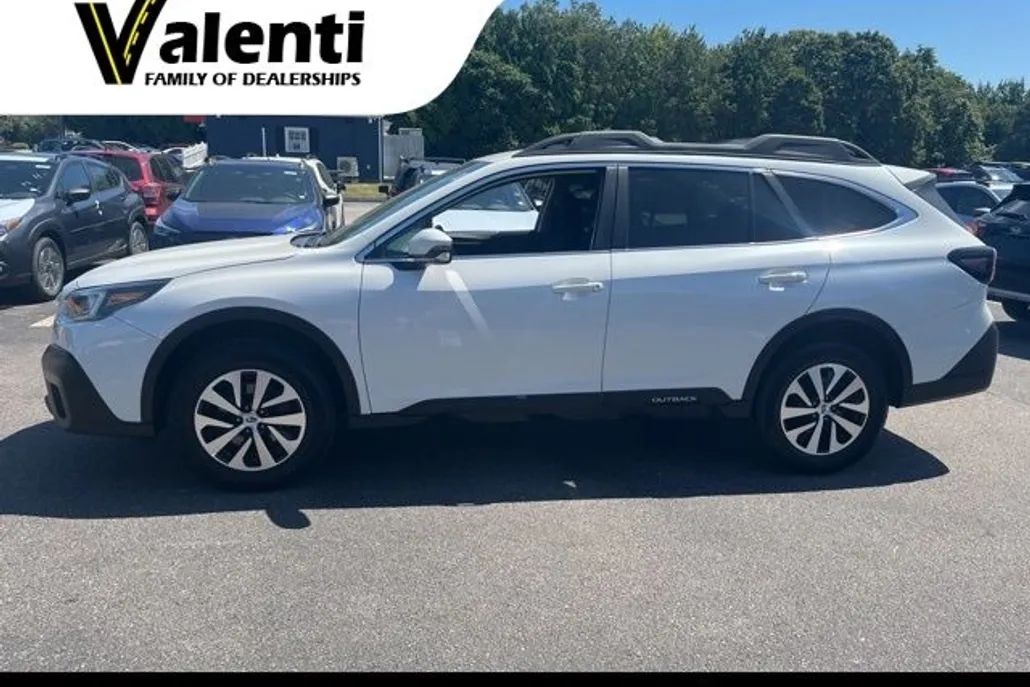 2022 Subaru Outback Premium photo 1