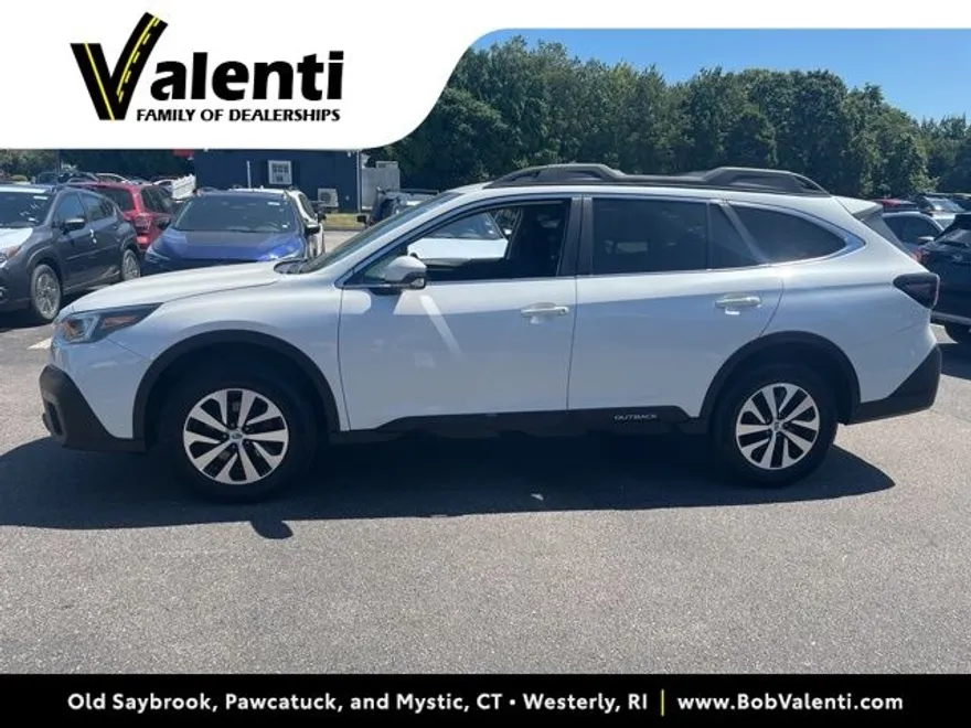 2022 Subaru Outback Premium photo 1