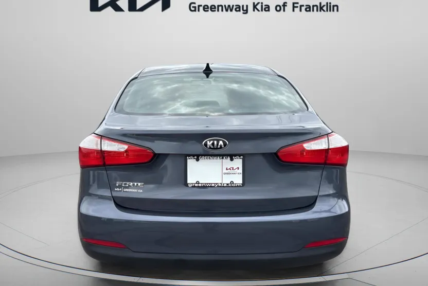 2016 Kia Forte LX photo 1