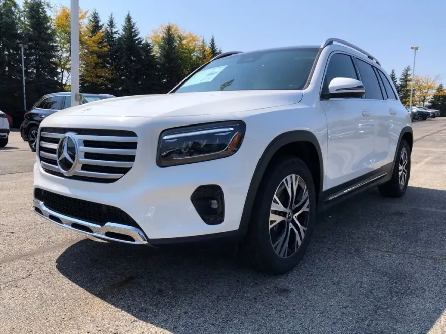2026 Mercedes Benz GLB 250 4MATIC photo 1