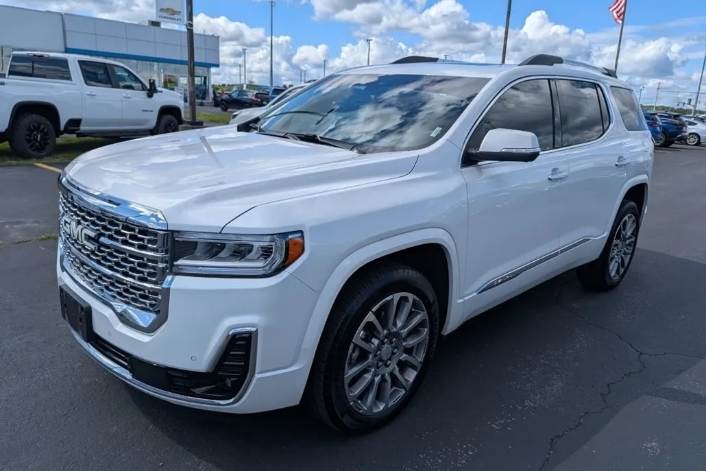 2023 Gmc Acadia Denali photo 1