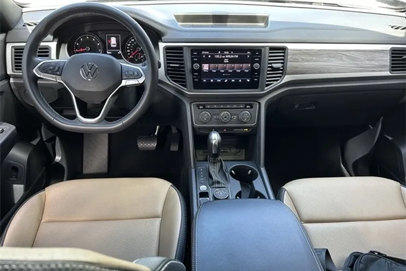 2021 Volkswagen Atlas Cross Sport V6 SE Technology photo 1