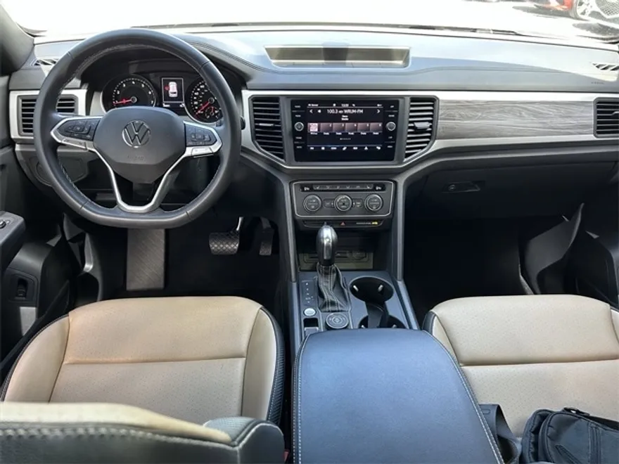 2021 Volkswagen Atlas Cross Sport V6 SE Technology photo 1