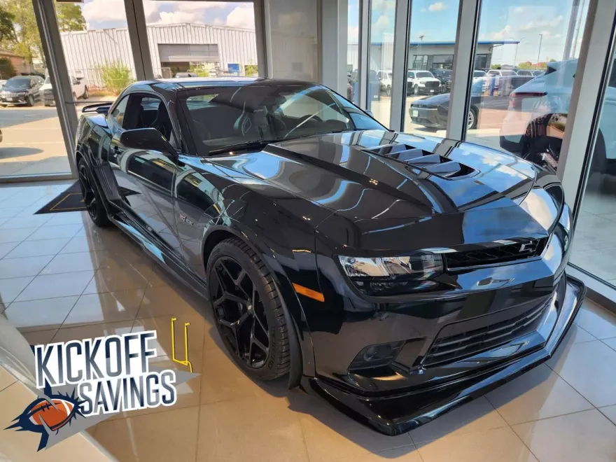 2015 Chevrolet Camaro photo 1