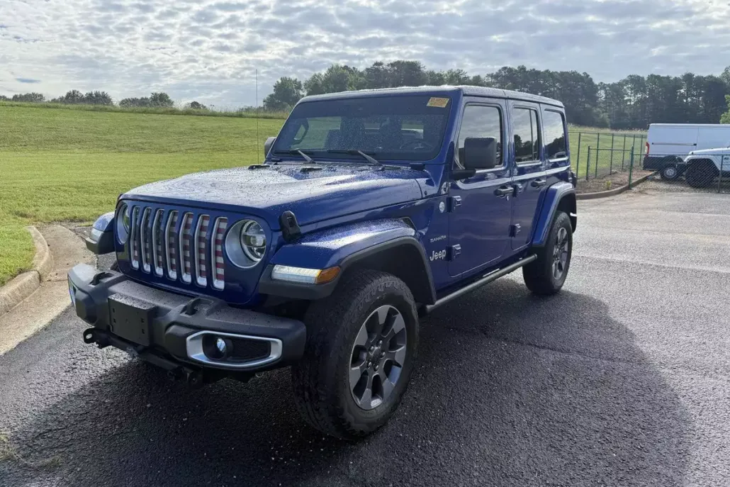 2020 Jeep Wrangler Unlimited Sahara photo 1