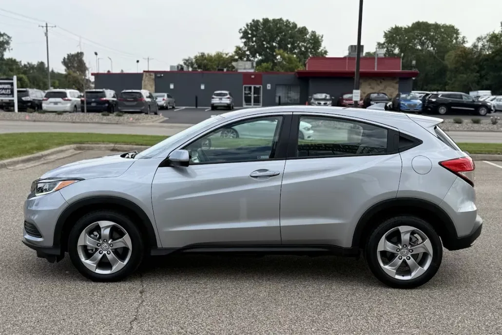2022 Honda HR-V LX photo 1