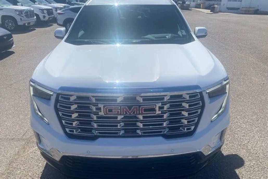 2026 Gmc Acadia Denali photo 1