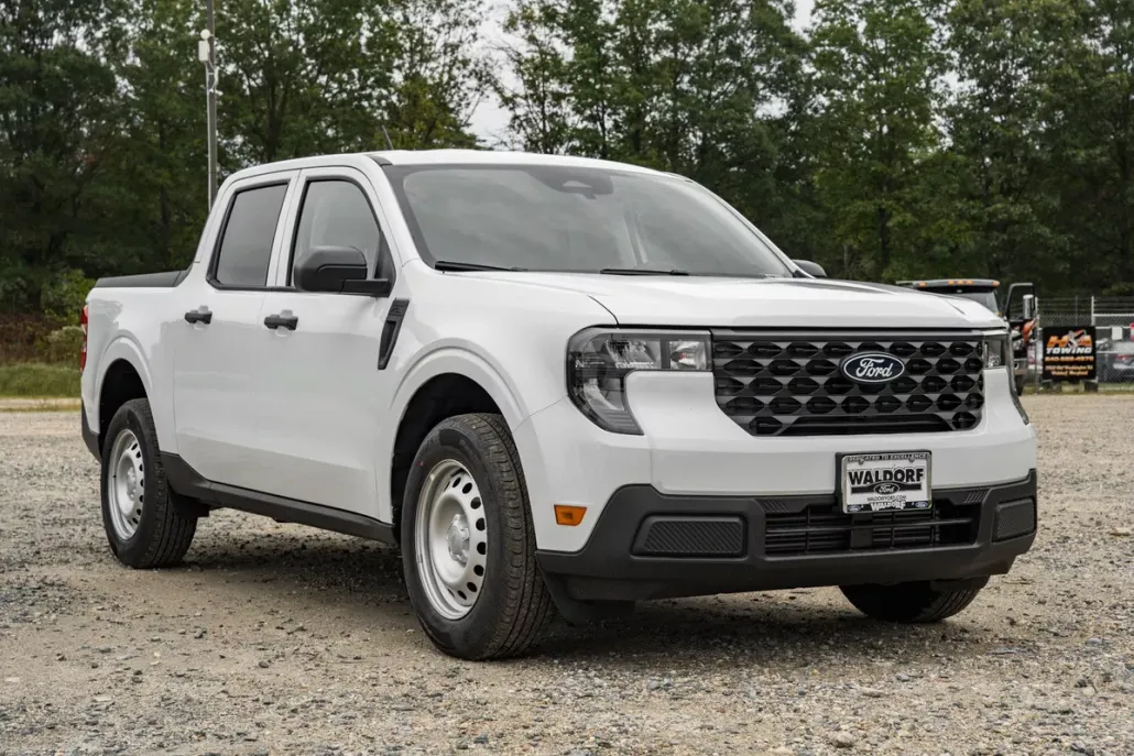 2025 Ford Maverick XL photo 1