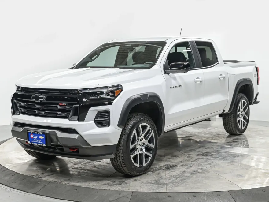2024 Chevrolet Colorado Z71 photo 1
