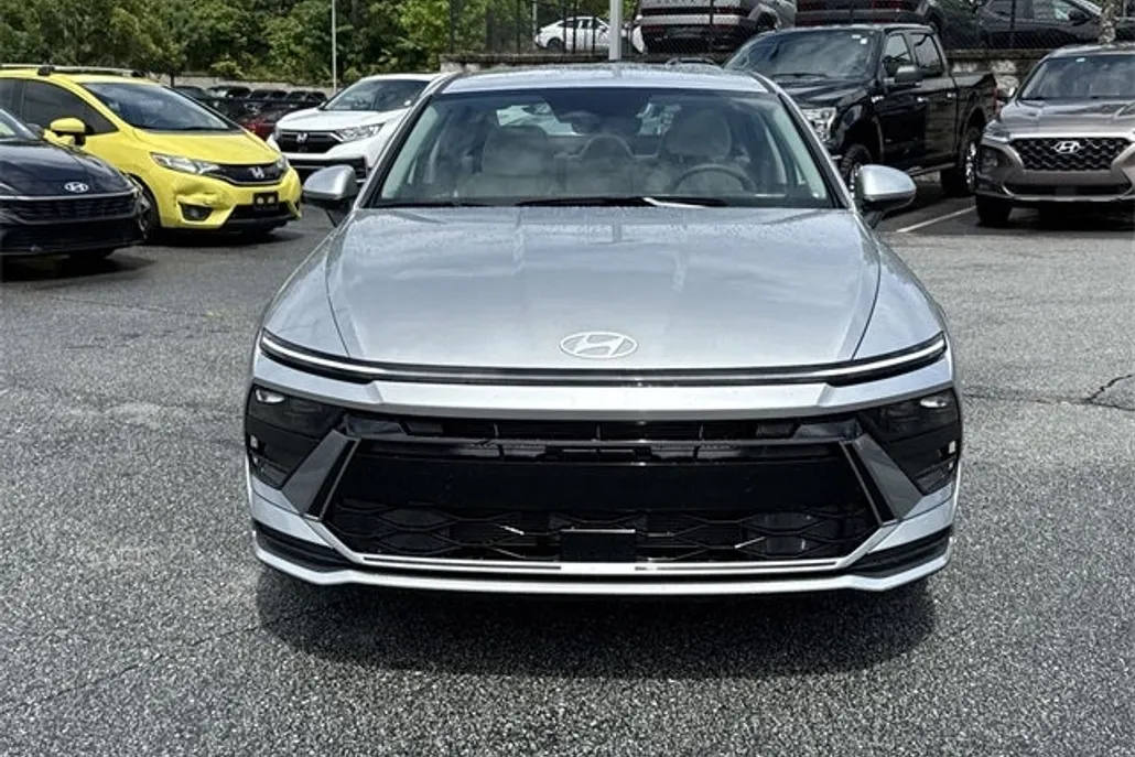 2025 Hyundai Sonata SE photo 1