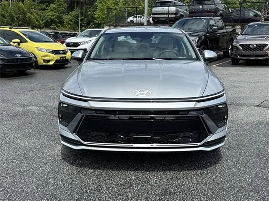 2025 Hyundai Sonata SE photo 1