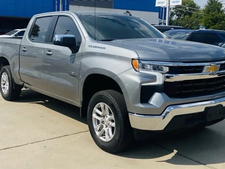 2024 Chevrolet Silverado 1500 LT photo 1