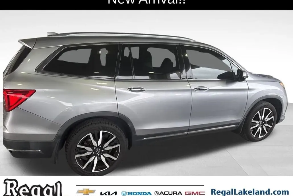 2019 Honda Pilot Touring photo 1