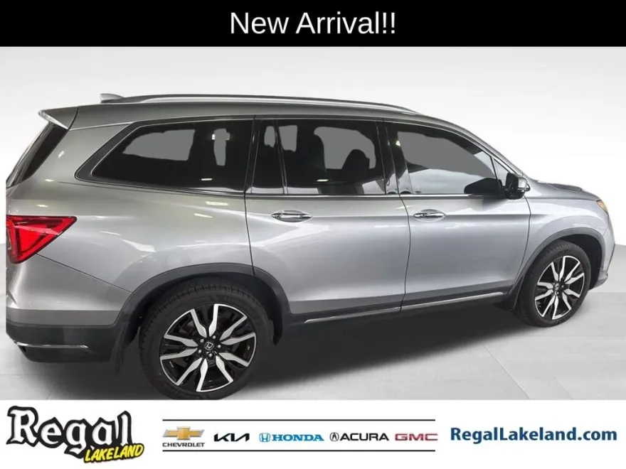2019 Honda Pilot Touring photo 1