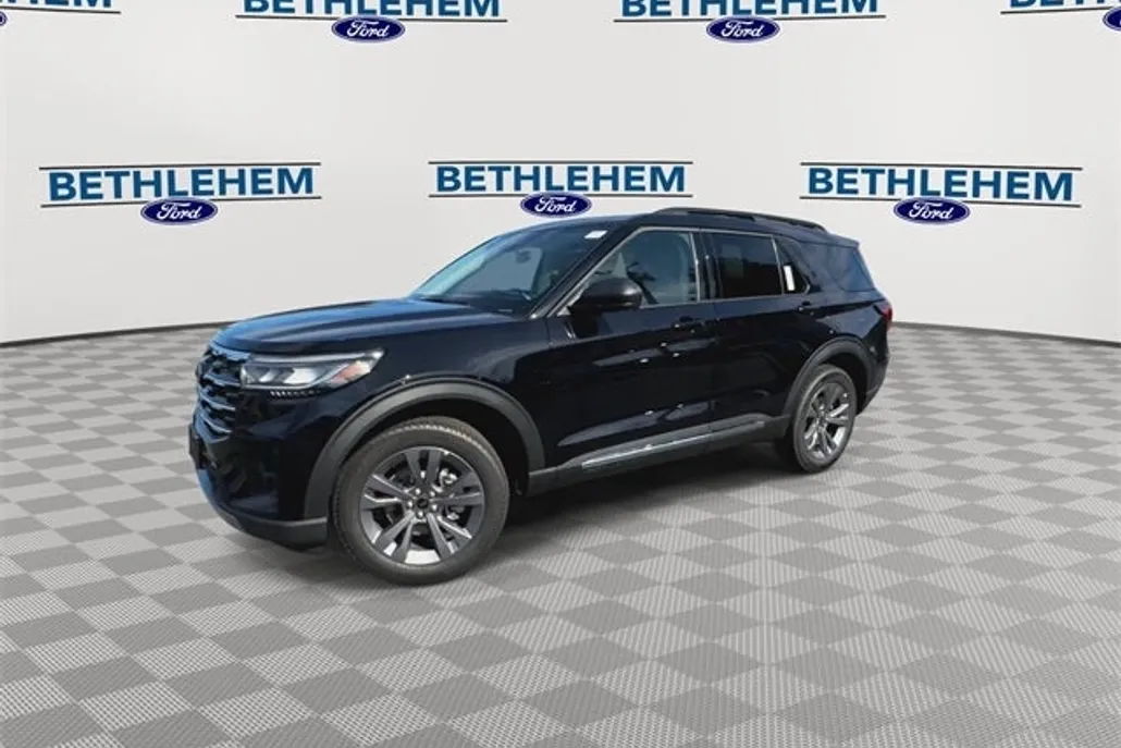 2025 Ford Explorer photo 1