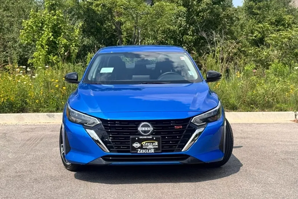2025 Nissan Sentra SR photo 1