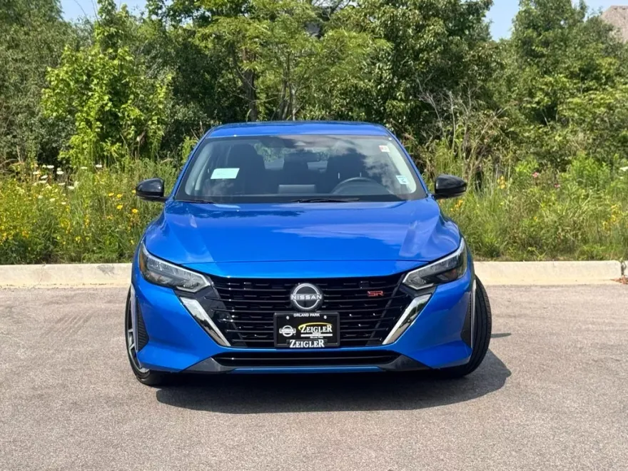 2025 Nissan Sentra SR photo 1