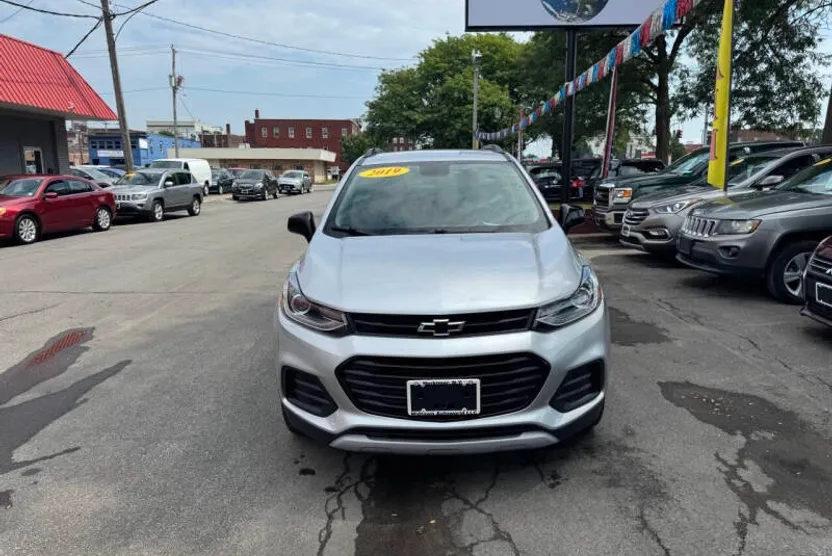2019 Chevrolet Trax LT photo 1