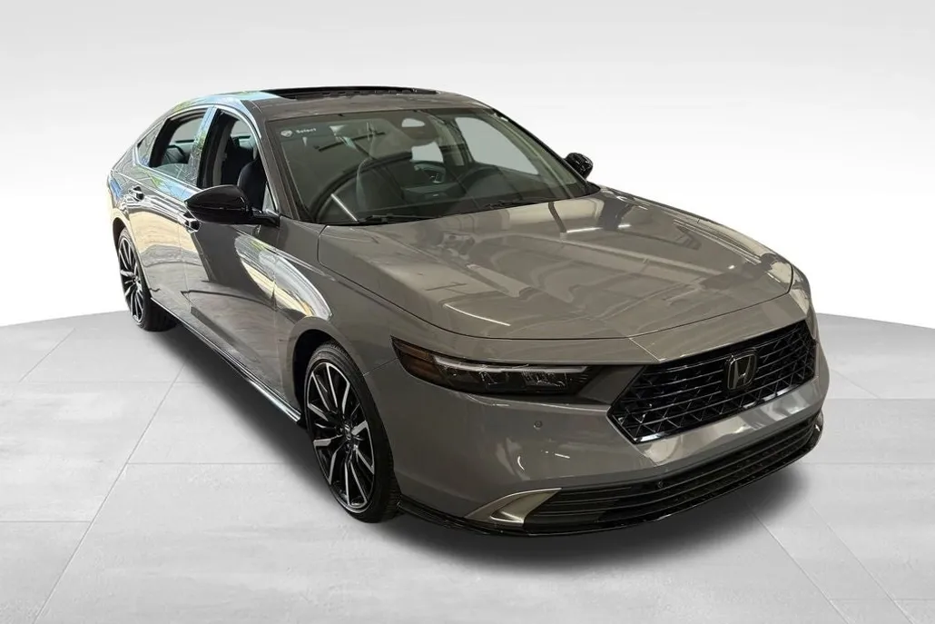 2024 Honda Accord Hybrid Touring photo 1